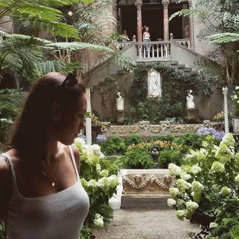 Meet your Posher, Catherine